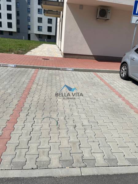 parkovacie miesto k 2 i bytu na prenájom v Galante.jpeg