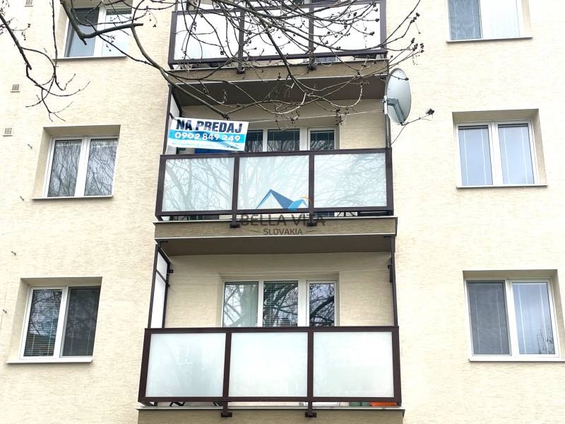 Brezno, Nálepkova ulica: Byt s balkónom 