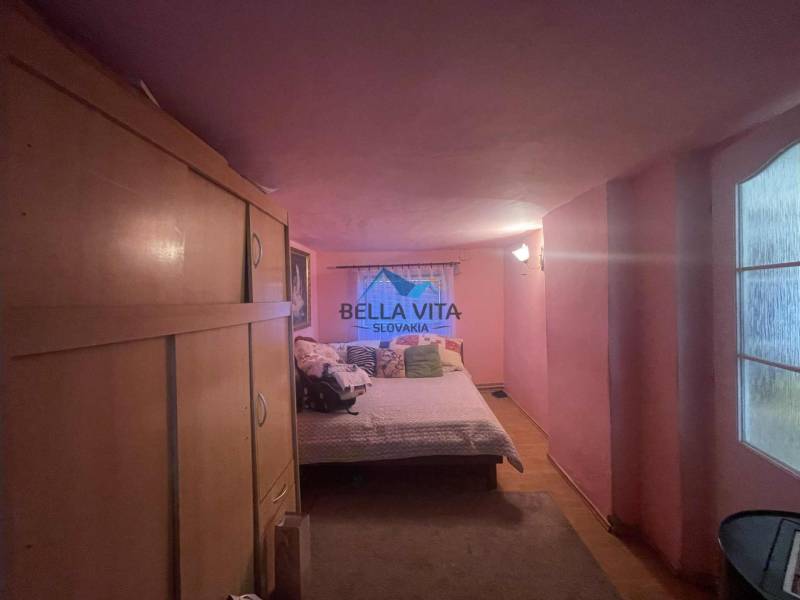 RD Topoľnica izba na prízemí.jpg