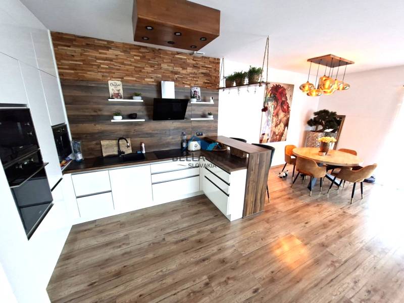 4 i rodinný dom Galanta kuchyňa.jpeg